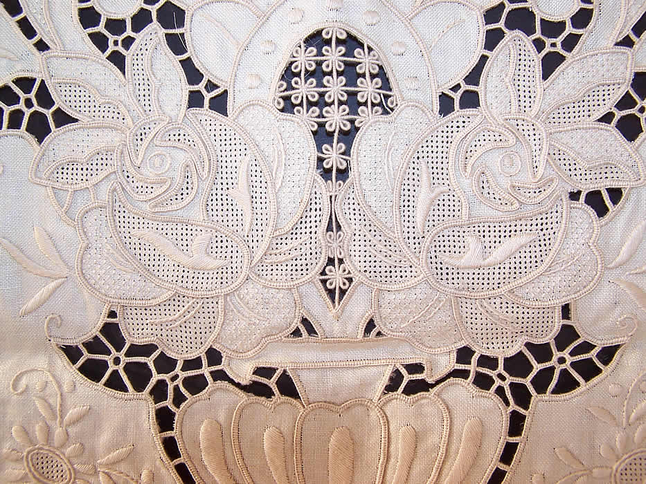 Vintage Madeira Embroidered Linen Lace Cutwork Runner & Placemat Set close up