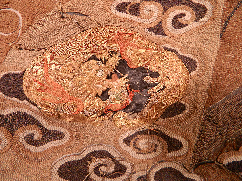 Antique Japanese Silk Embroidered Couching Dragon Birds Wall Hanging Tapesrty
This amazing tapestry wall hanging is a true work of art with wonderful artistic workmanship and detail. 