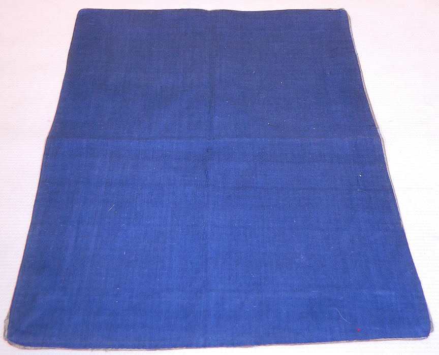 Antique Chinese Silk Damask Weave Brocade Fabric Mangpao Dragon Square Badge Textile
The square measures 14 1/2 by 13 inches. 