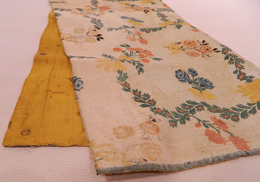 Antique 18th Century French Silk Damask Brocade Dress Fabric Remnant Square
The fabric measures 25 by 25 inches. 