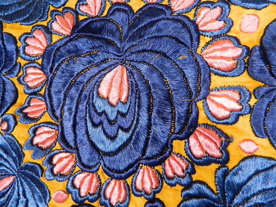 Antique Matyo Hungarian Folk Embroidery Fringe Large Square Shawl Tablecloth
Hungary's tradition of folk embroidery dates back to the middle ages. Hungarian daughters learned to embroider at a very young age and a family's wealth was often measured or determined by the number of embroidered cloths they had. 