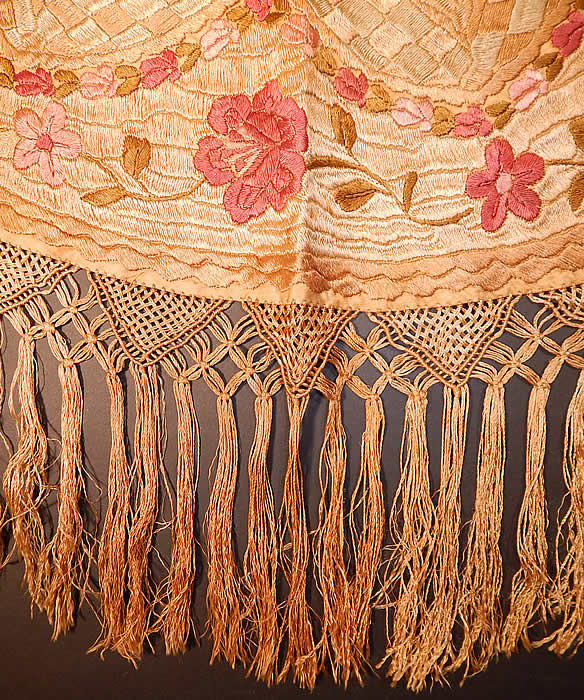 Antique Matyo Hungarian Folk Embroidery Pink Floral Fringe Round Tablecloth
This lovely embroidered round tablecloth doily measures 110 inches in circumference. 36 inches wide and has 10 inch long fringe trim. It is in good condition, but has not been cleaned and has a slight musty cigarette smoke odor. This is a truly a wonderful piece of Hungarian textile folk art!