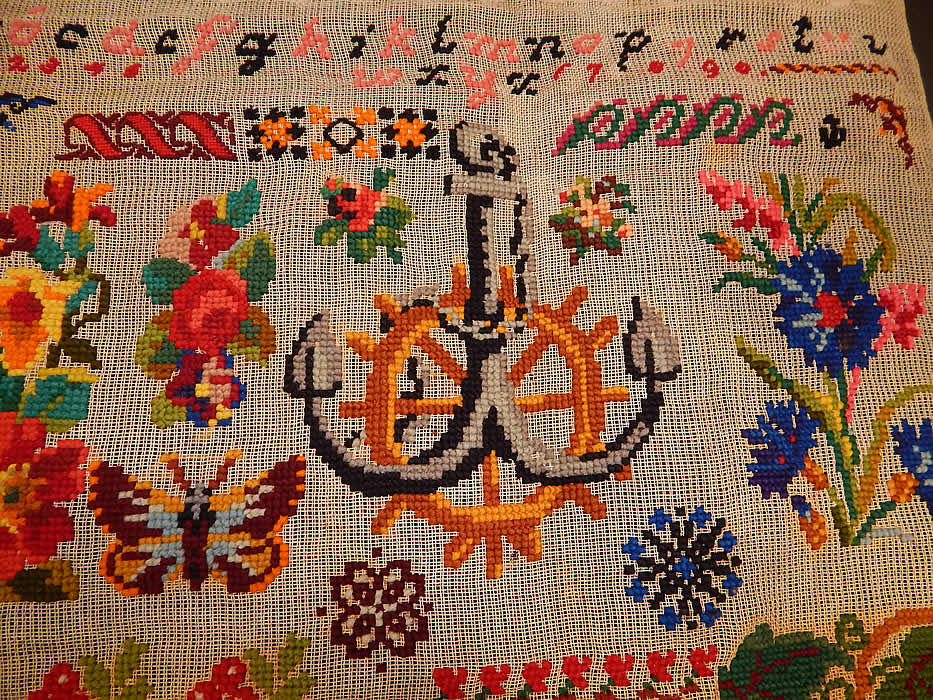 Victorian Antique 1898 Berlin Wool Work Embroidery Needlepoint Sampler
It is signed with the initials CD and the date 1898. 