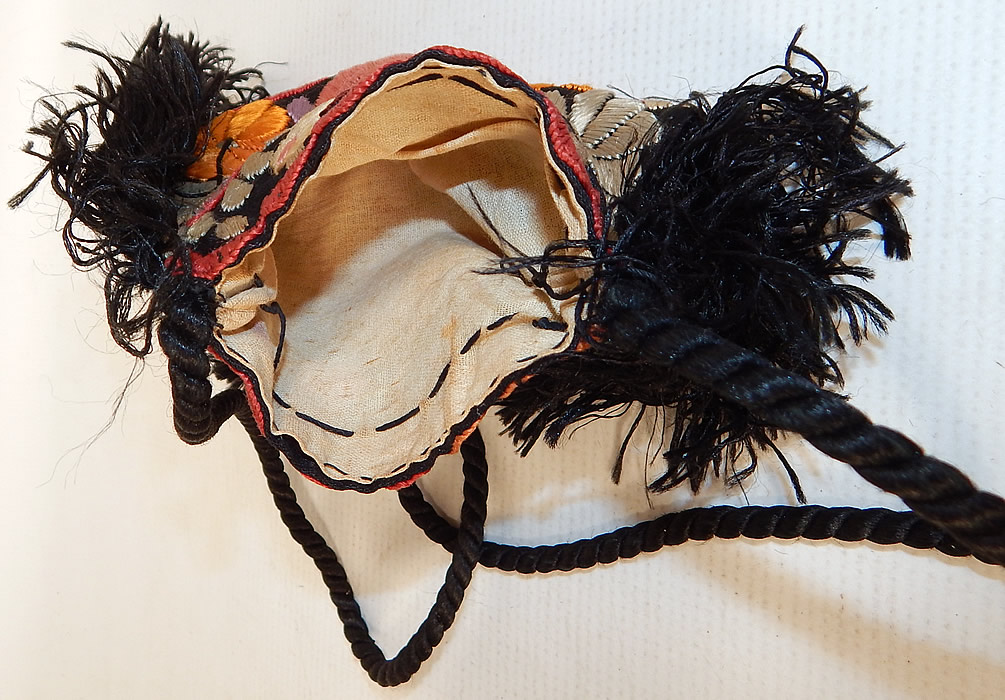 Vintage Matyo Hungarian Folk Embroidery Colorful Floral Fringe Boho Purse
The purse measures 7 by 6 inches. It is in good condition. This is a truly a wonderful piece of Hungarian textile folk art!