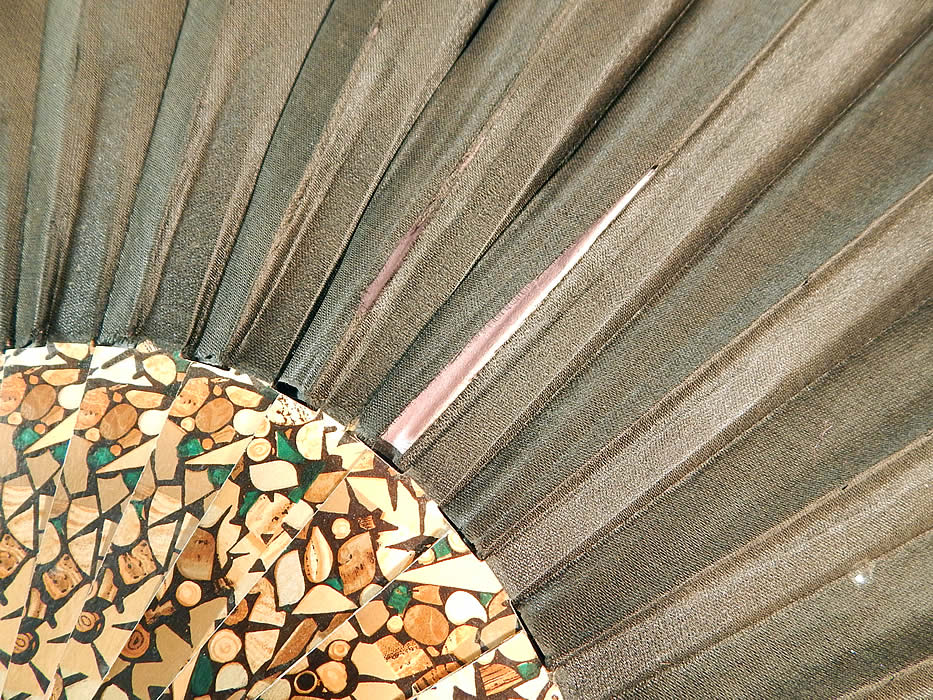 Victorian Black Silk Hand Painted Magnolia Chickadee Birds Decoupage Folding Fan
. It is in good as-is condition, with some fraying along the silk fabric folds (see close-up). 