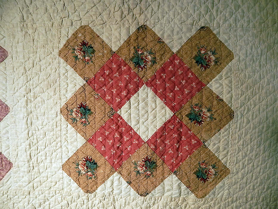 Victorian Antique Chintz Calico Cotton Fabric 12 Patch Square Block Quilt
The quilt measures 89 by 76 inches. It is in fair as-is condition, has not been cleaned and came straight out of a trunk. 