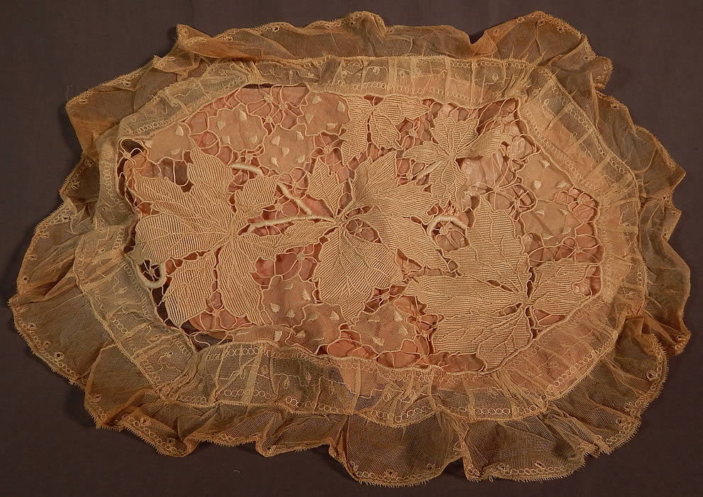 Vintage Embroidered Tulle Net Drawn Cutwork Grape Leaf Lace Boudoir Bed Pillow
This vintage antique embroidered tulle net drawn cutwork grape leaf lace boudoir bed pillow dates from the 1920s.