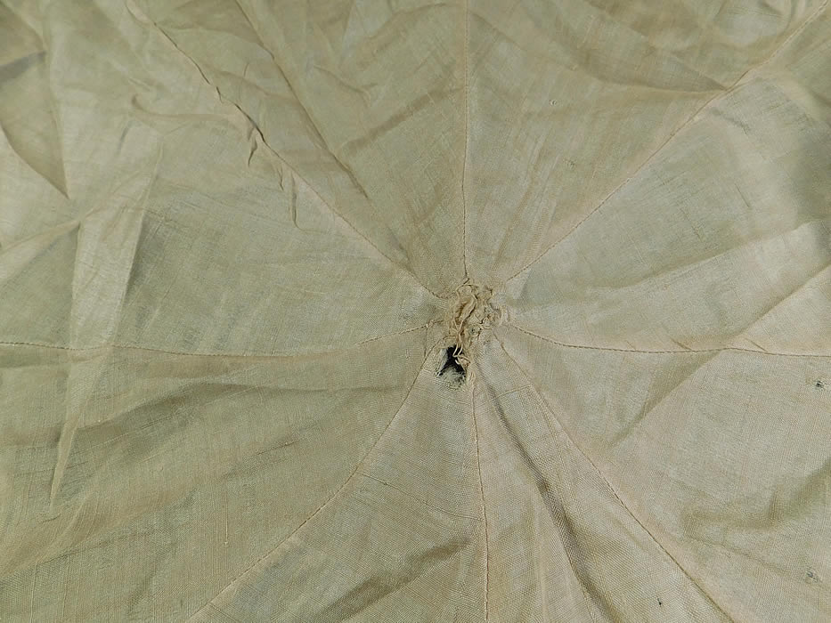 Edwardian Embroidered Japanese Dragon Pongee Raw Silk Parasol Fabric Cover
It is in good usable condition, with only a small frayed hole near the center (see close-up).